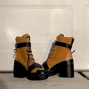 Converse Heeled Boots!